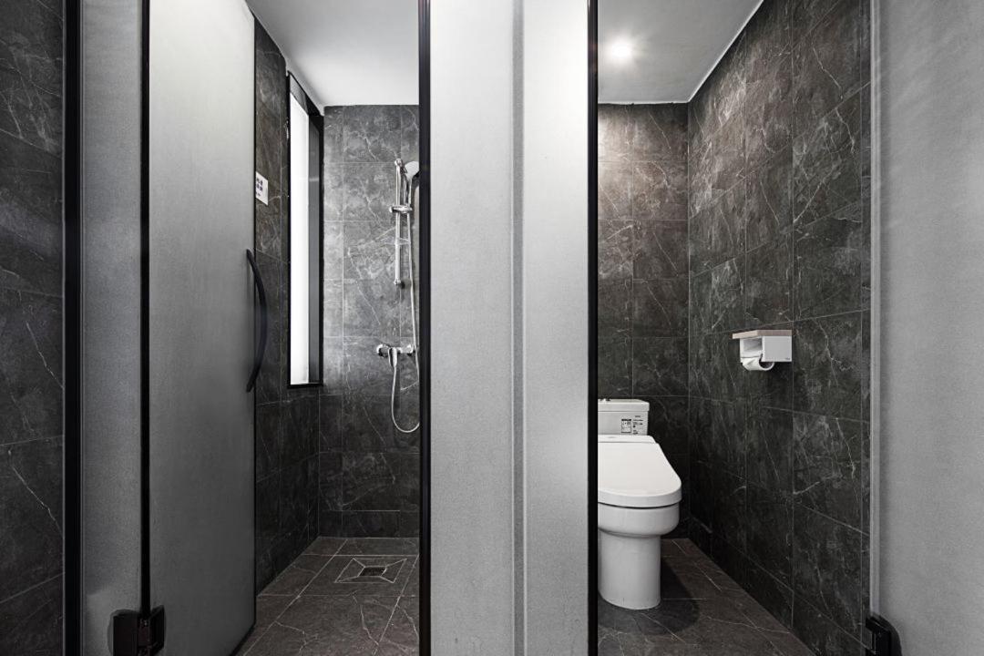 Walling Hotel - Chongqing Jiefangbei Hongyadong Dış mekan fotoğraf